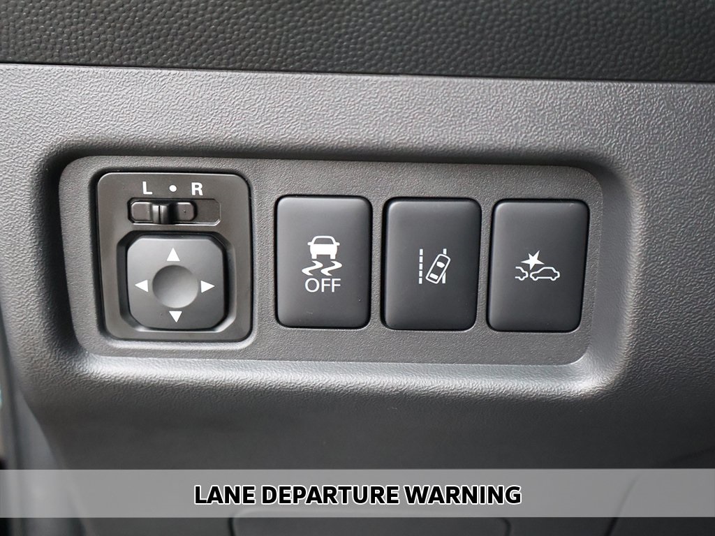2024 Mitsubishi Mirage Black Edition photo 3