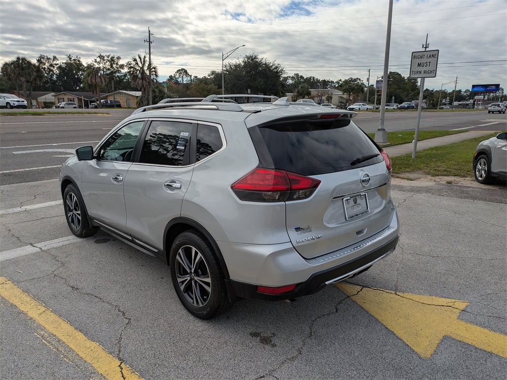 2017 Nissan Rogue SL photo 4