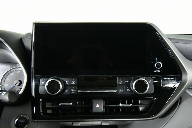 2023 Toyota Highlander Hybrid XLE photo 3