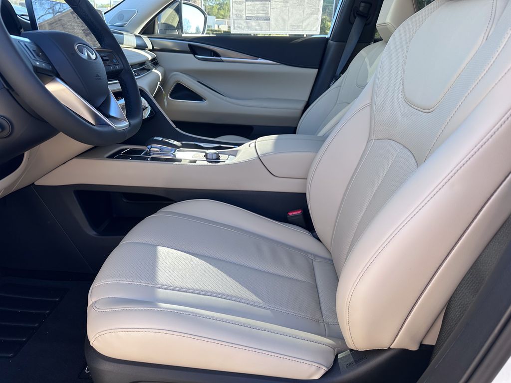 2025 Infiniti QX60 Luxe photo 15
