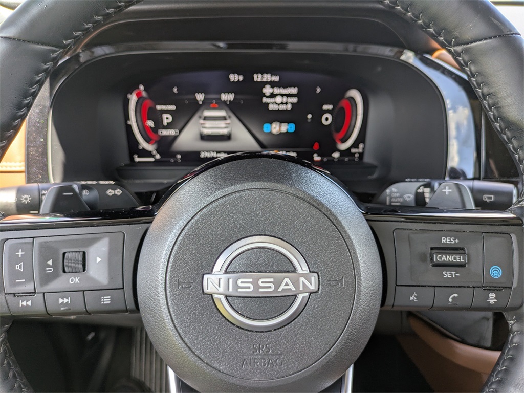 2023 Nissan Pathfinder Platinum photo 25