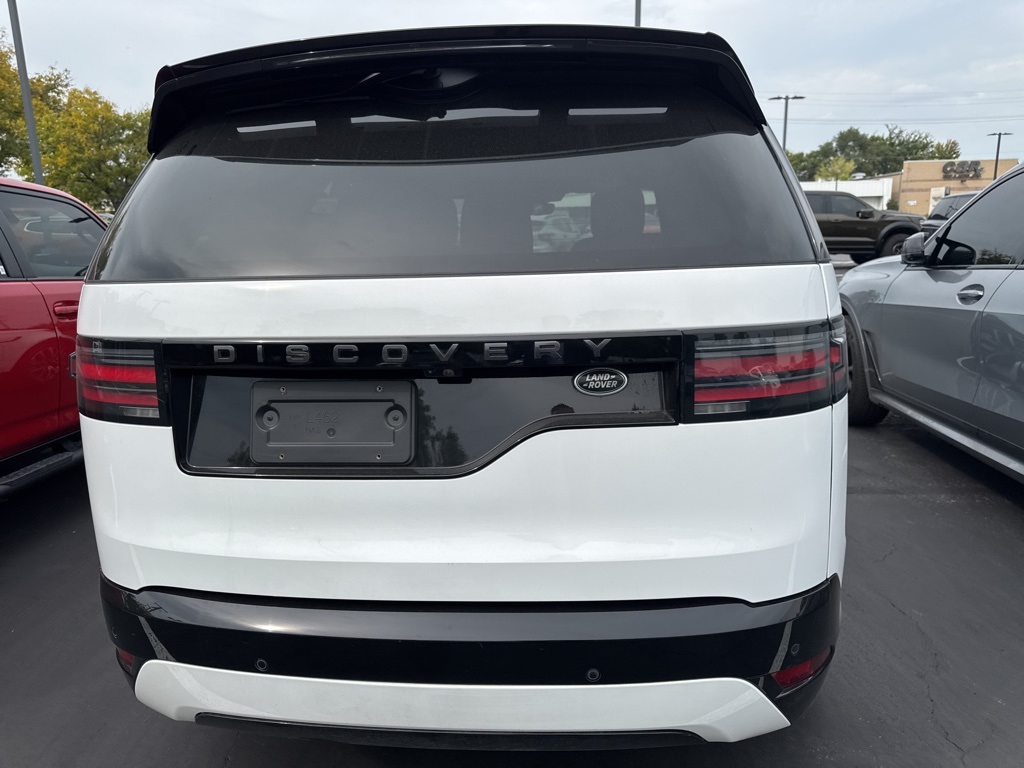 2023 Land Rover Discovery S R-Dynamic photo 3