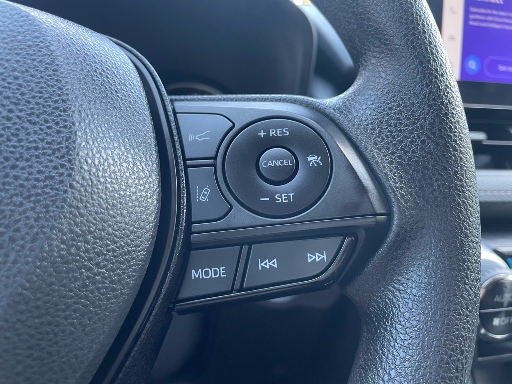 2023 Toyota RAV4 XLE photo 9