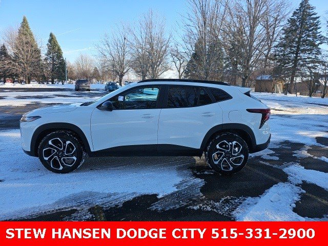 2024 Chevrolet Trax RS's photo