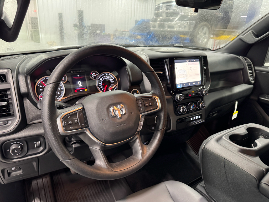 2025 Ram 1500 Tradesman photo 4