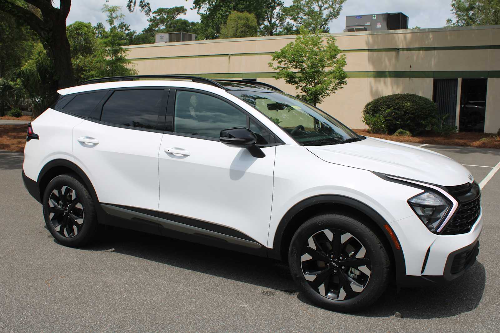 2025 Kia Sportage X-Line photo 3
