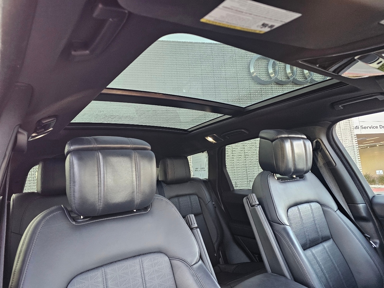 2018 Land Rover Range Rover Sport HSE Dynamic photo 3