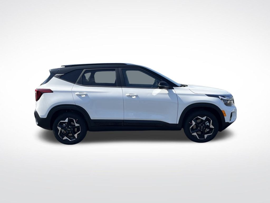 2026 Kia Seltos S photo 4