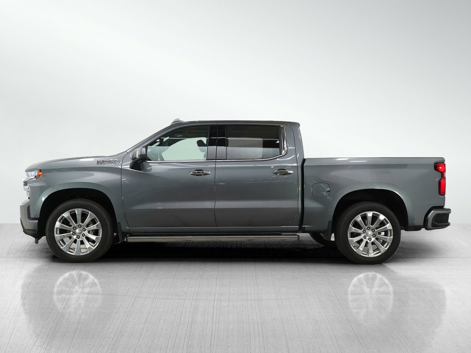 Used 2020 Chevrolet Silverado 1500 High Country with VIN 1GCUYHET0LZ123535 for sale in Roseville, Minnesota