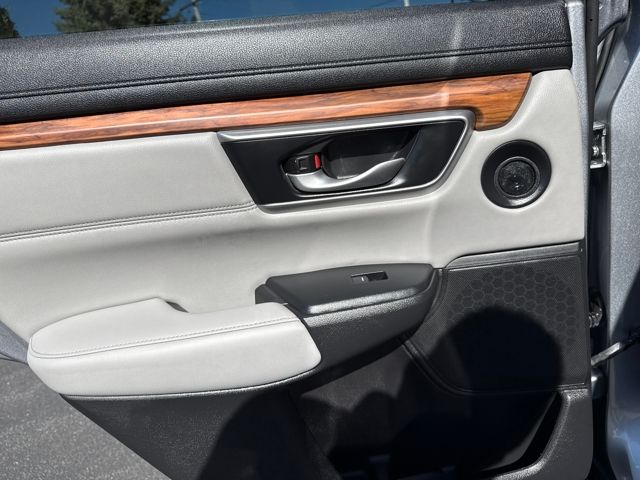 2022 Honda CR-V Touring photo 16