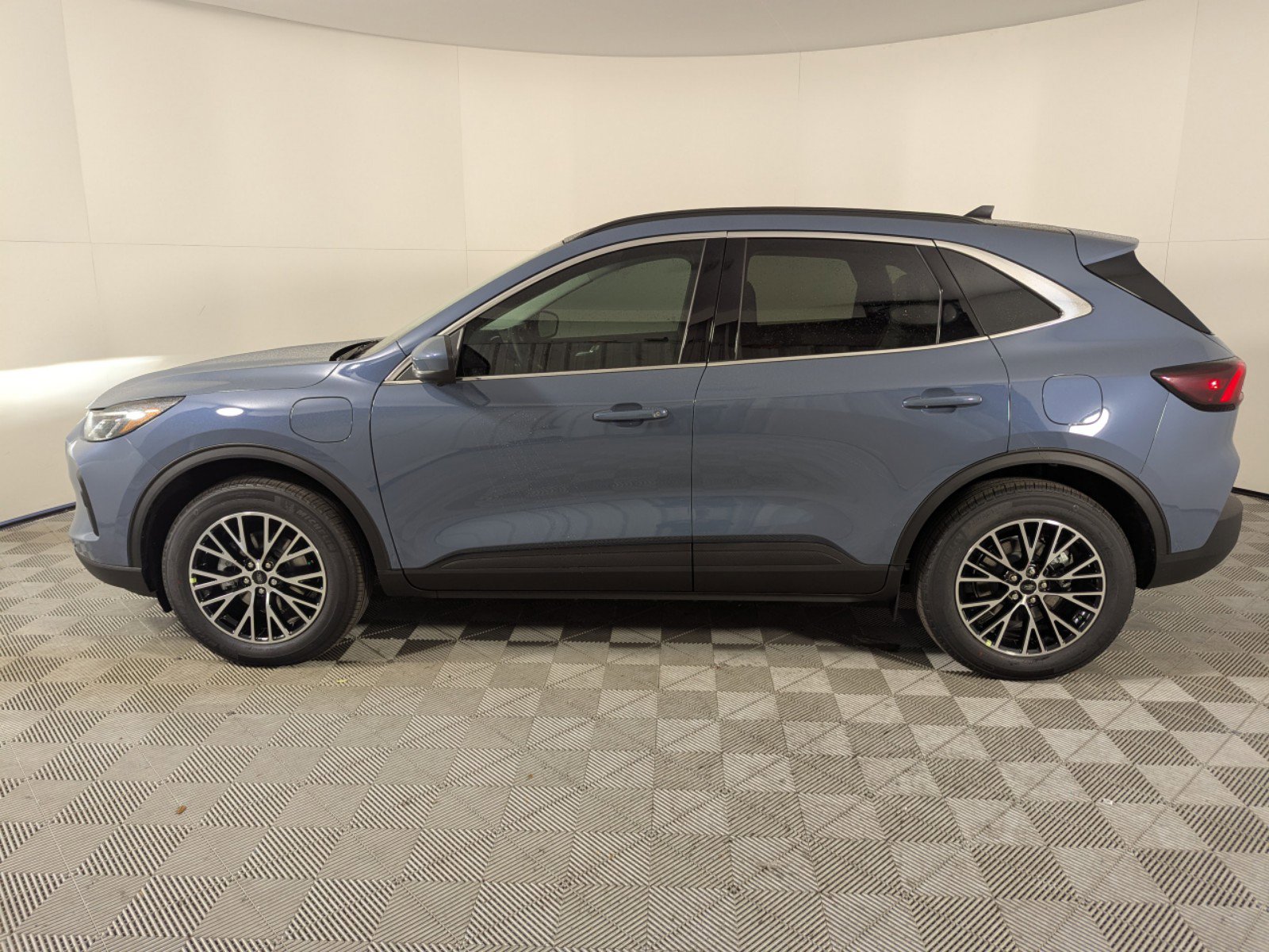 2025 Ford Escape photo 5
