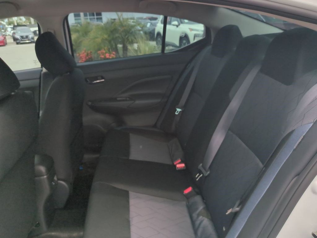2025 Nissan Versa SV photo 11