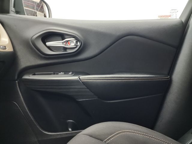 2016 Jeep Cherokee Latitude photo 28