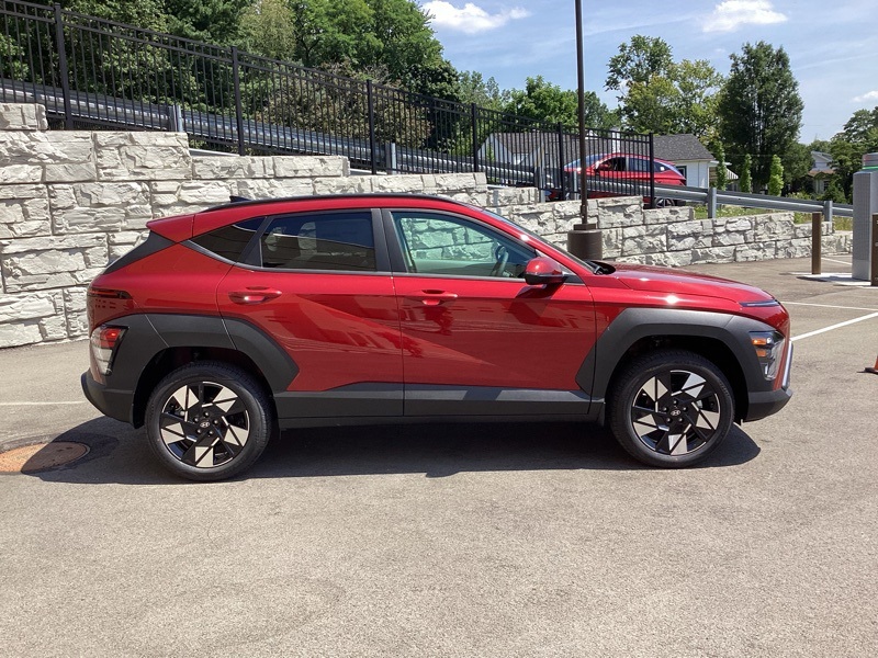 2025 Hyundai Kona SEL photo 7