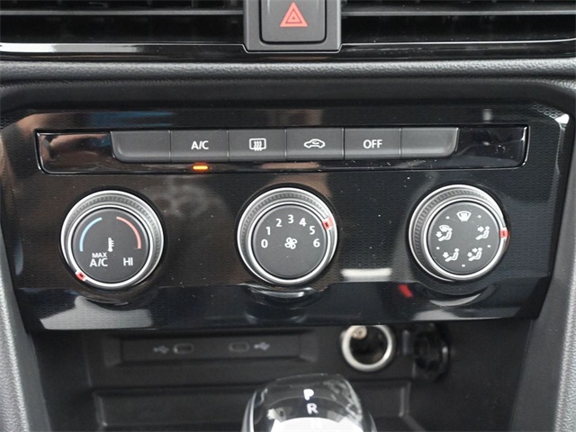 2025 Volkswagen Taos S photo 4