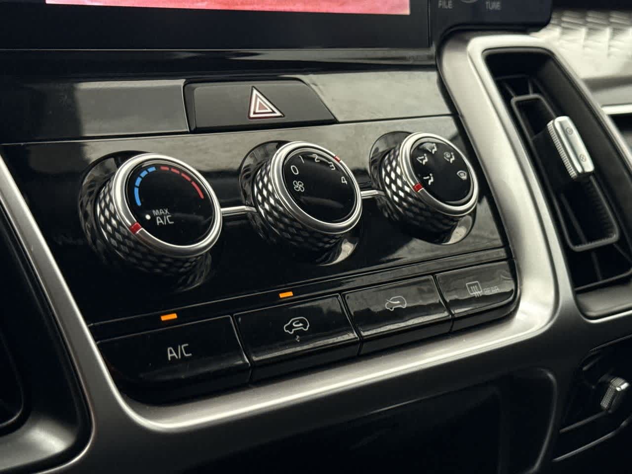 2023 Kia Sorento LX photo 18