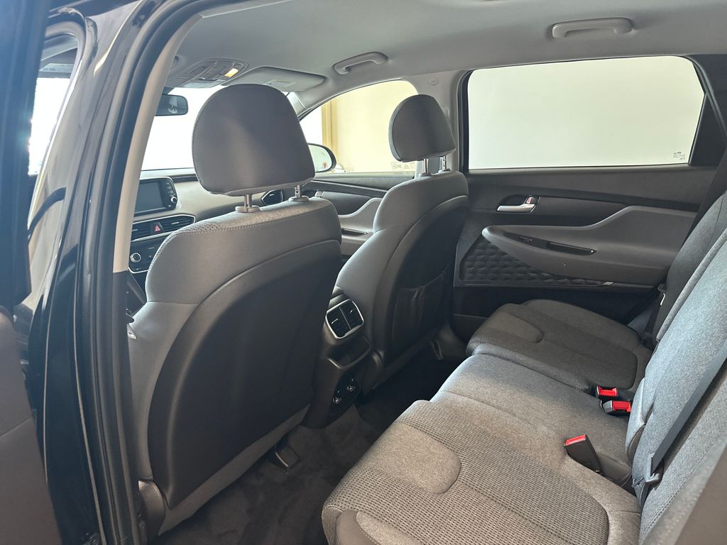 2019 Hyundai Santa Fe SE photo 12