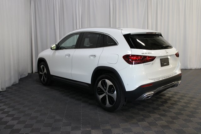 2024 Mercedes Benz GLA 250 4MATIC photo 4