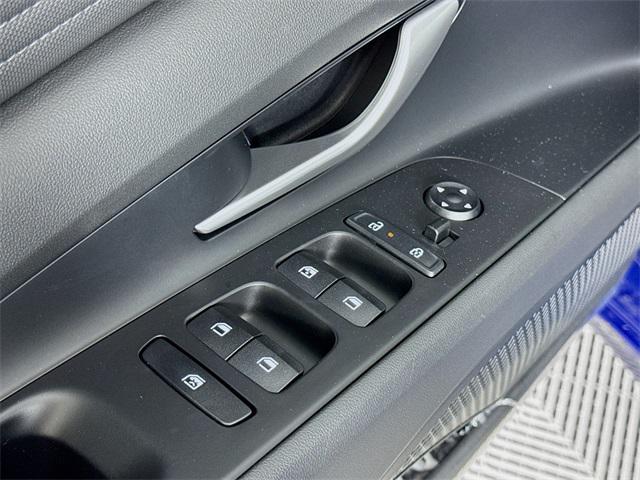 2025 Hyundai Elantra SEL Convenience photo 25