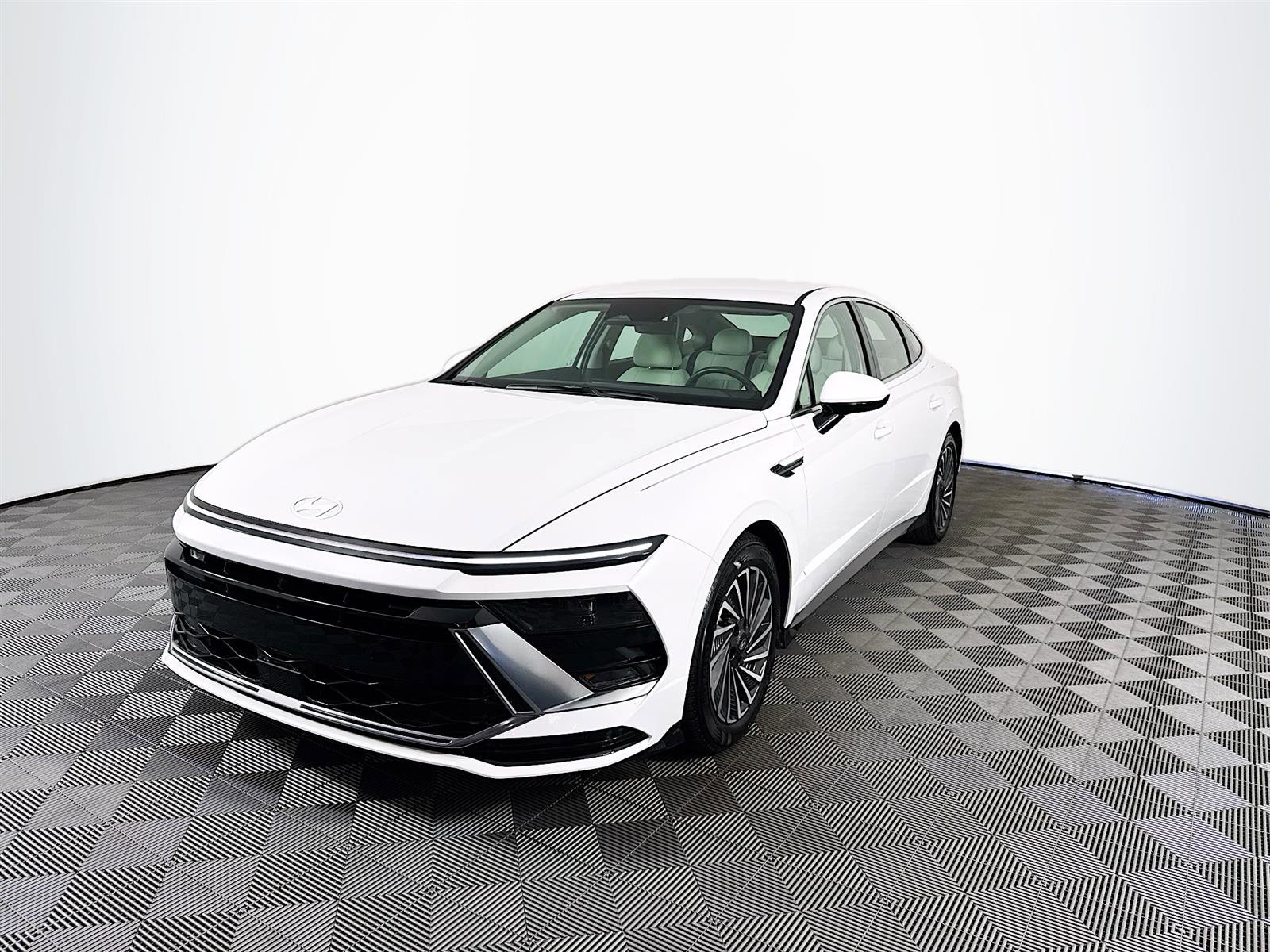 2024 Hyundai Sonata Hybrid SEL photo 3