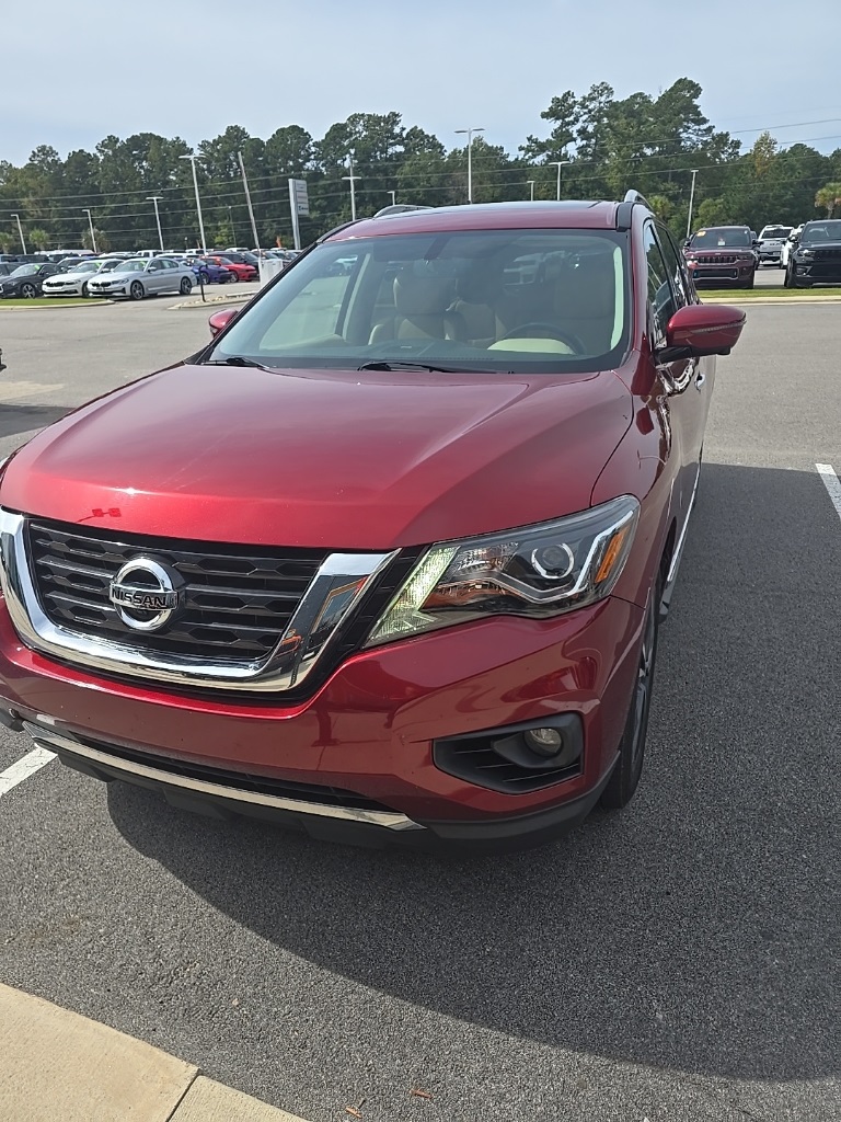 2019 Nissan Pathfinder Platinum photo 4