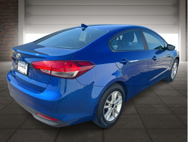 2017 Kia Forte LX Base photo 3