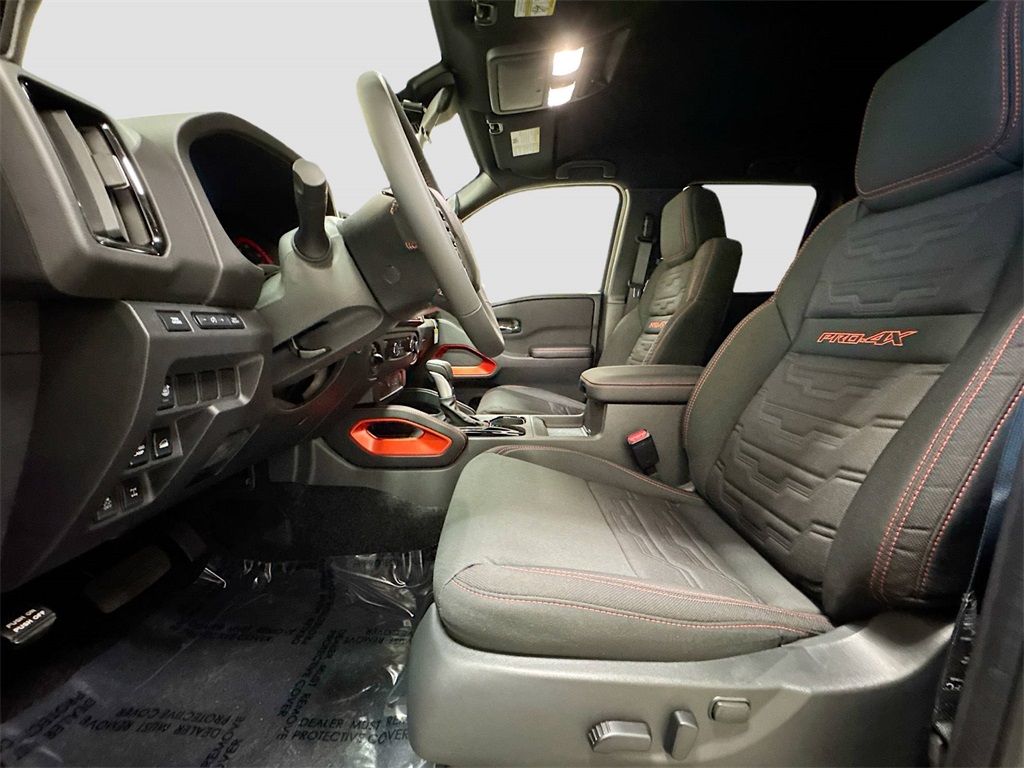 2025 Nissan Frontier PRO-4X photo 4