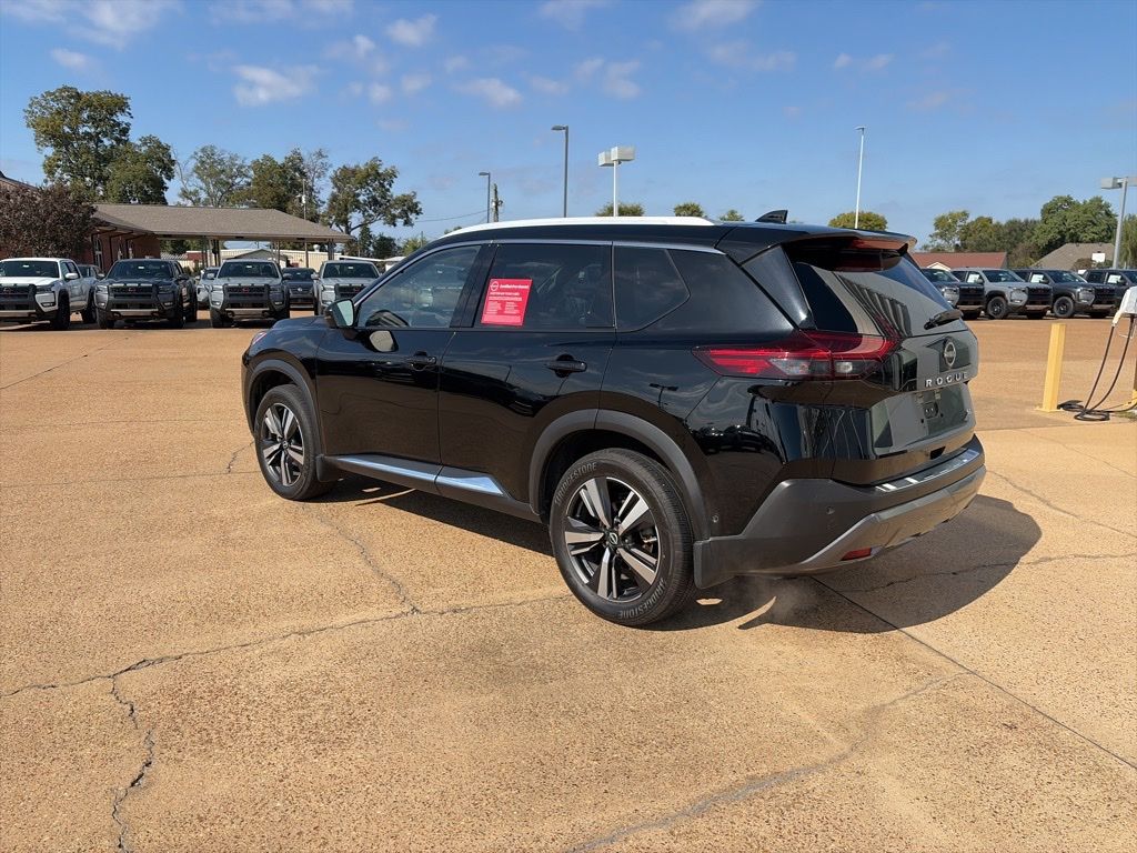 2023 Nissan Rogue SL photo 3