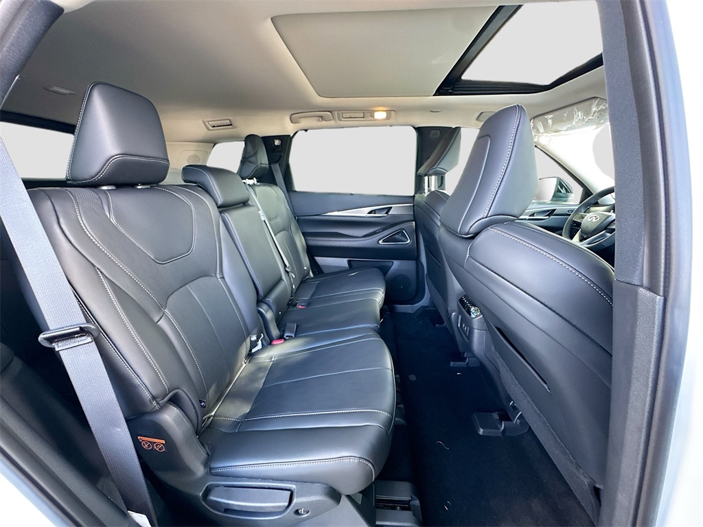 2026 Infiniti QX60 Luxe photo 29