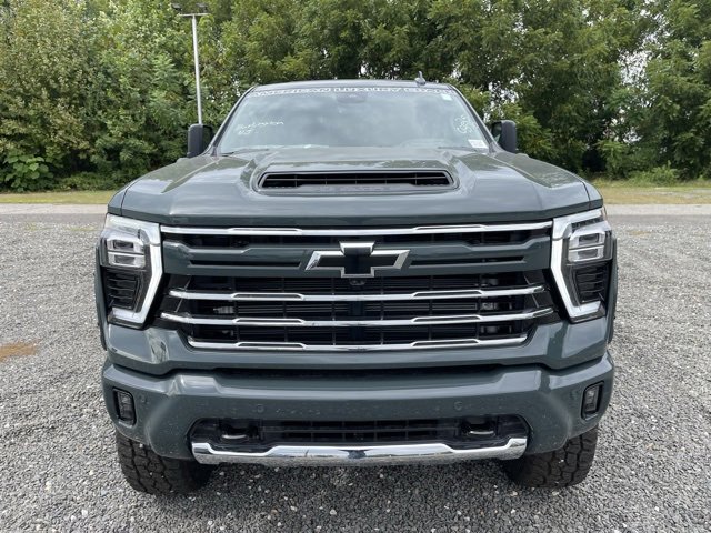 2025 Chevrolet Silverado 2500HD LTZ photo 2