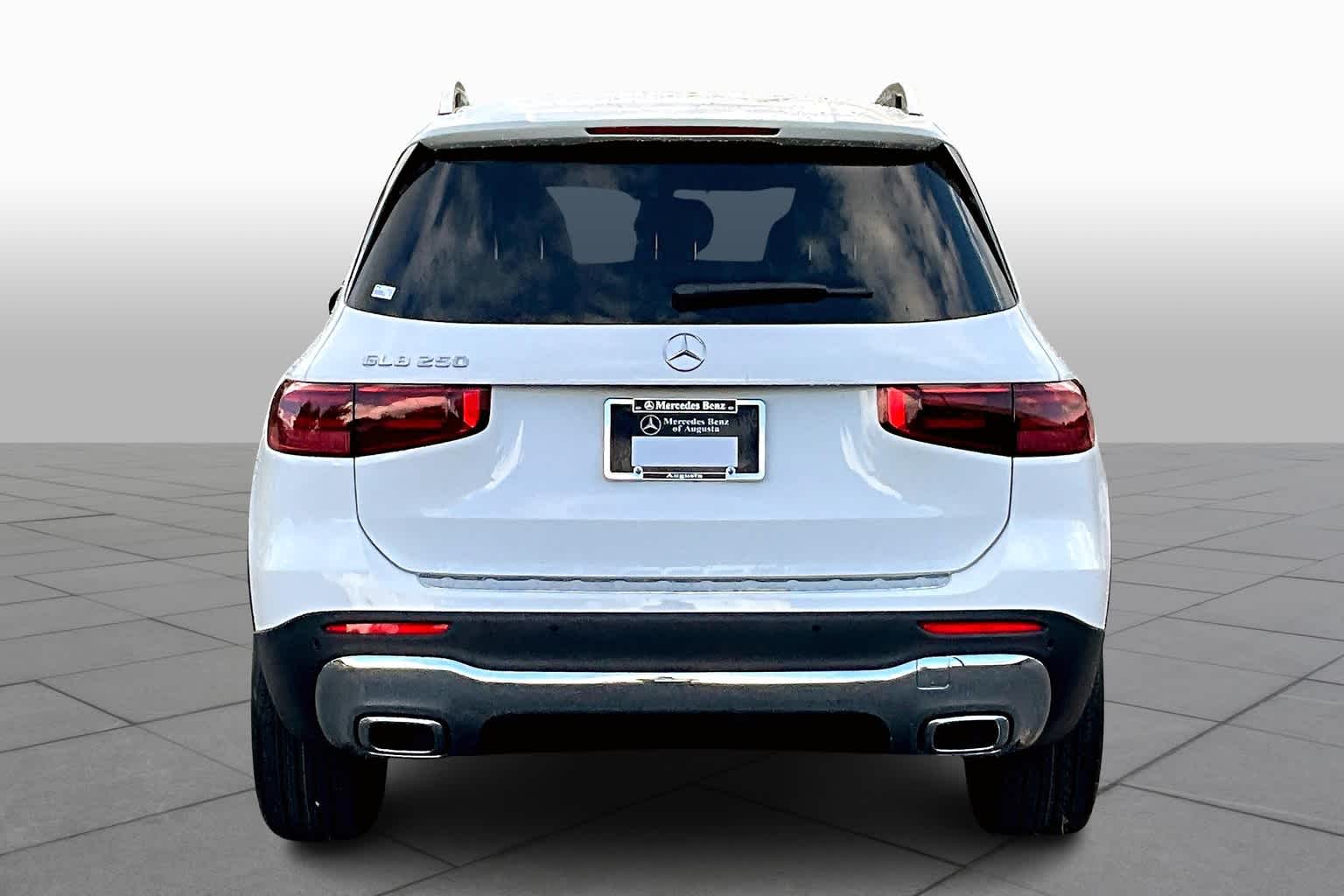 2025 Mercedes Benz GLB 250 photo 4