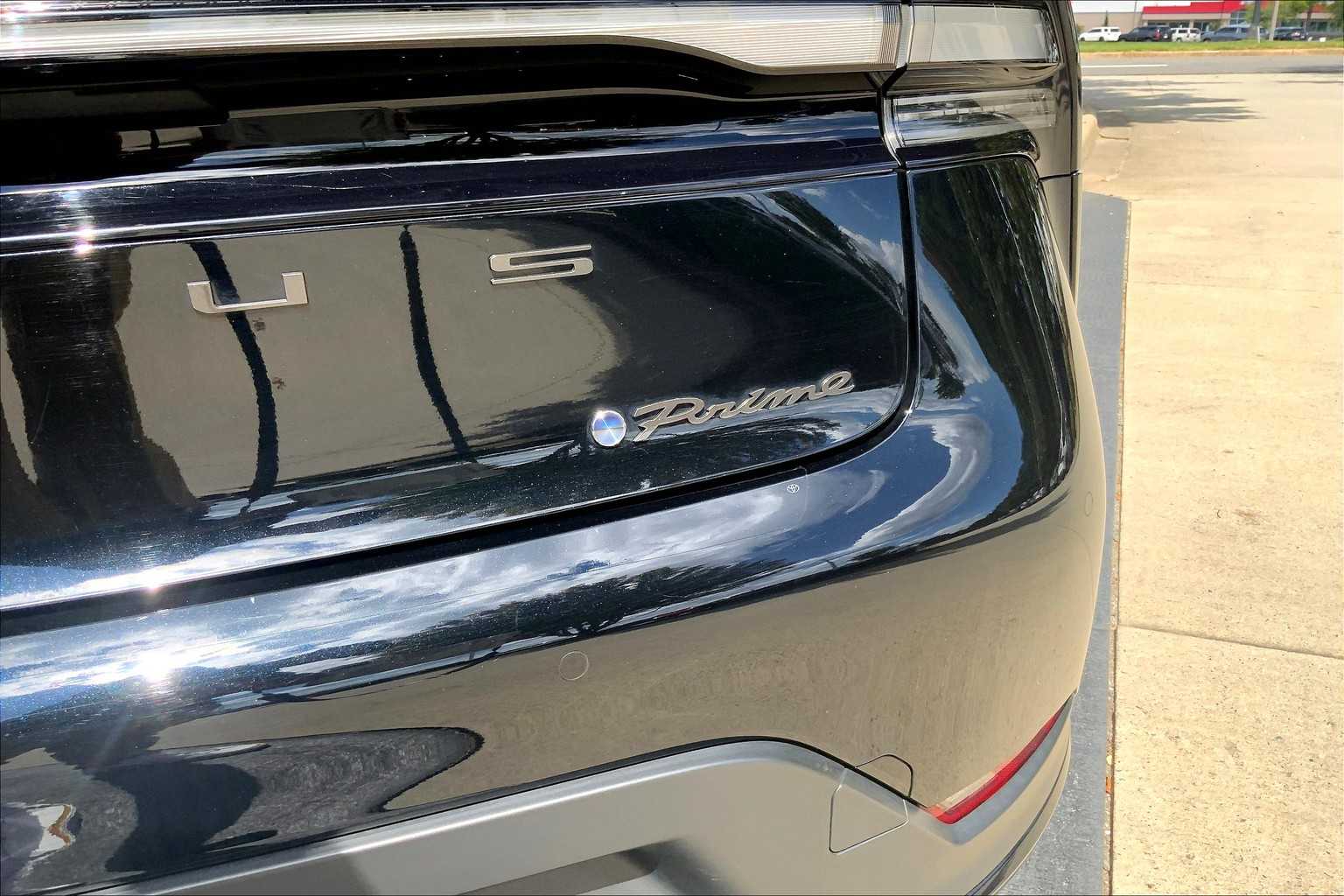 2024 Toyota Prius Prime XSE Premium photo 9