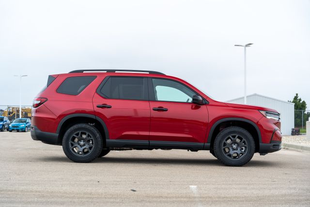 2025 Honda Pilot TrailSport photo 7