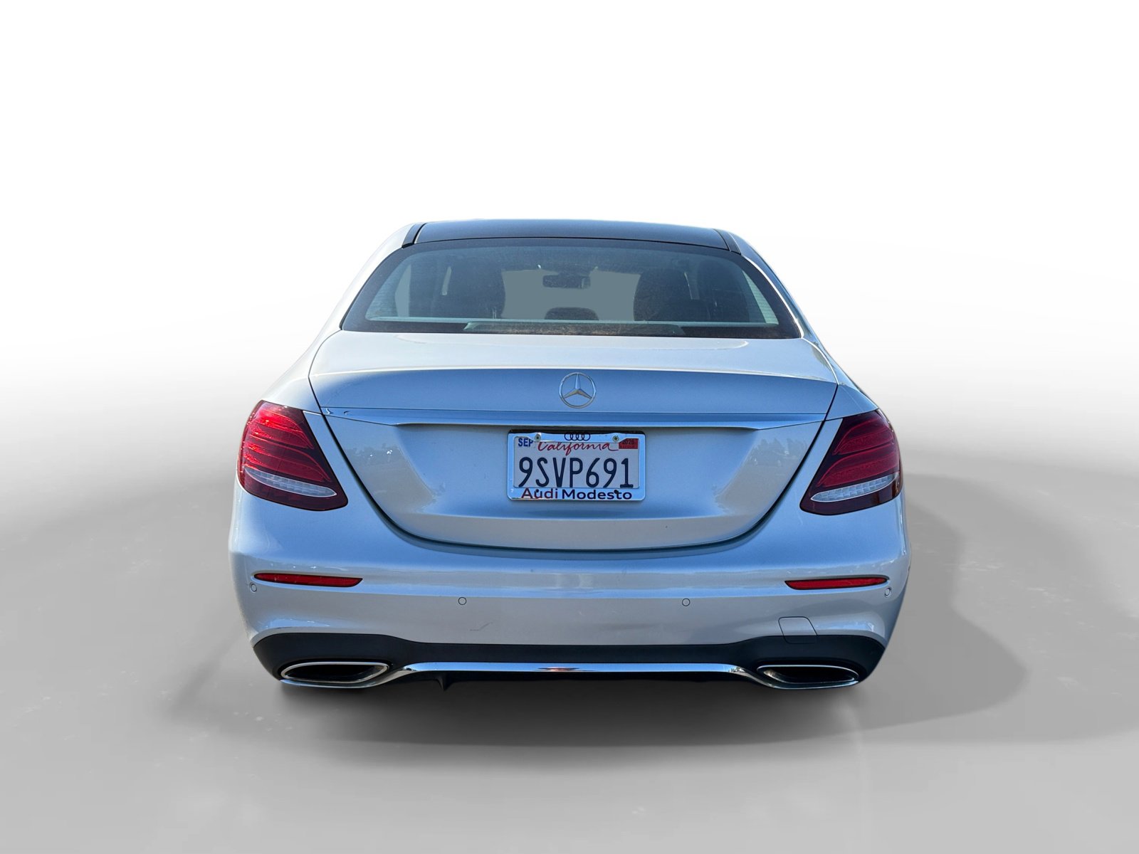 2018 Mercedes Benz E 300 photo 4