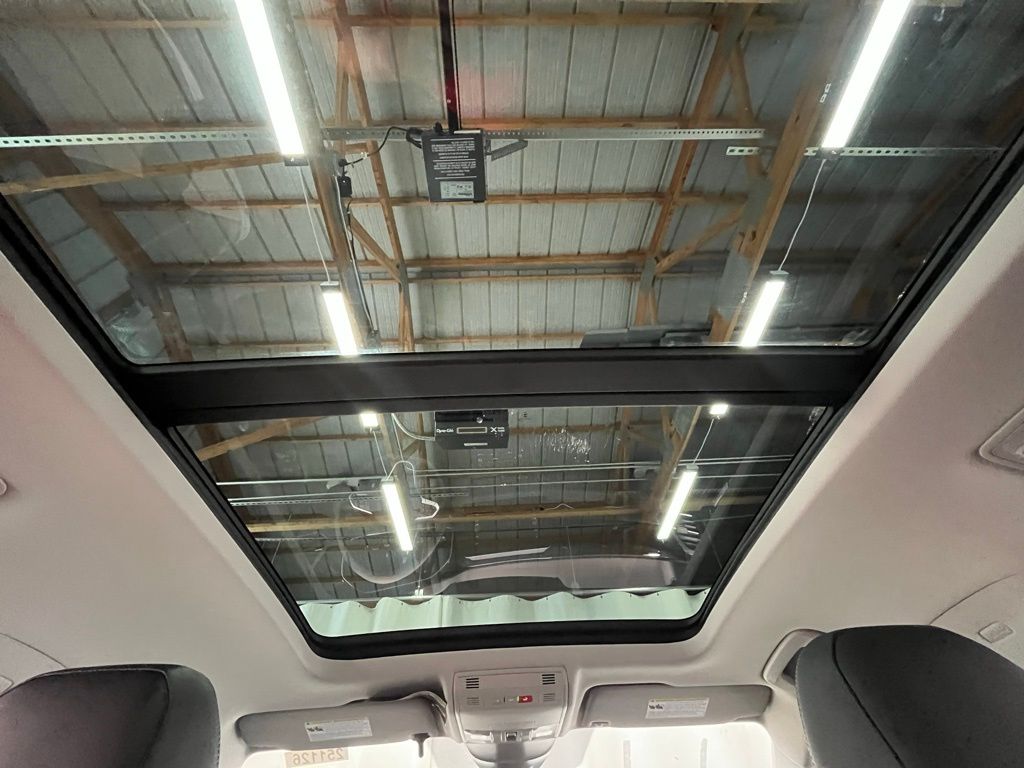 2025 Volkswagen Taos SE photo 11