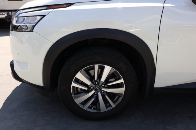 2022 Nissan Pathfinder SL photo 6