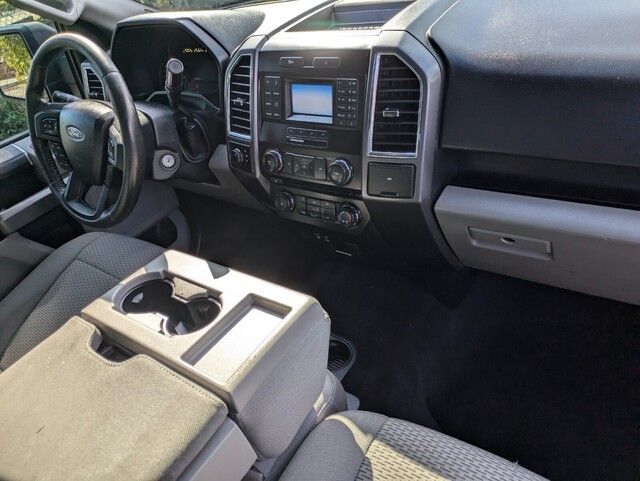 2015 Ford F-150 XLT photo 29