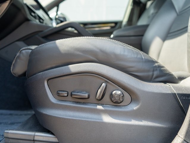 2022 Porsche Cayenne Coupe Base photo 19