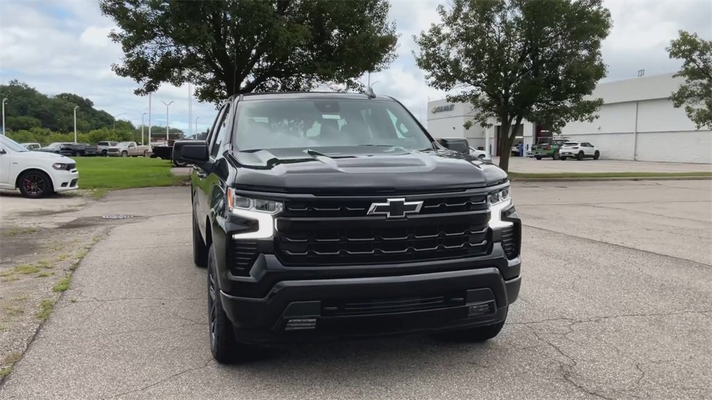 2026 Chevrolet Silverado 1500 RST photo 3