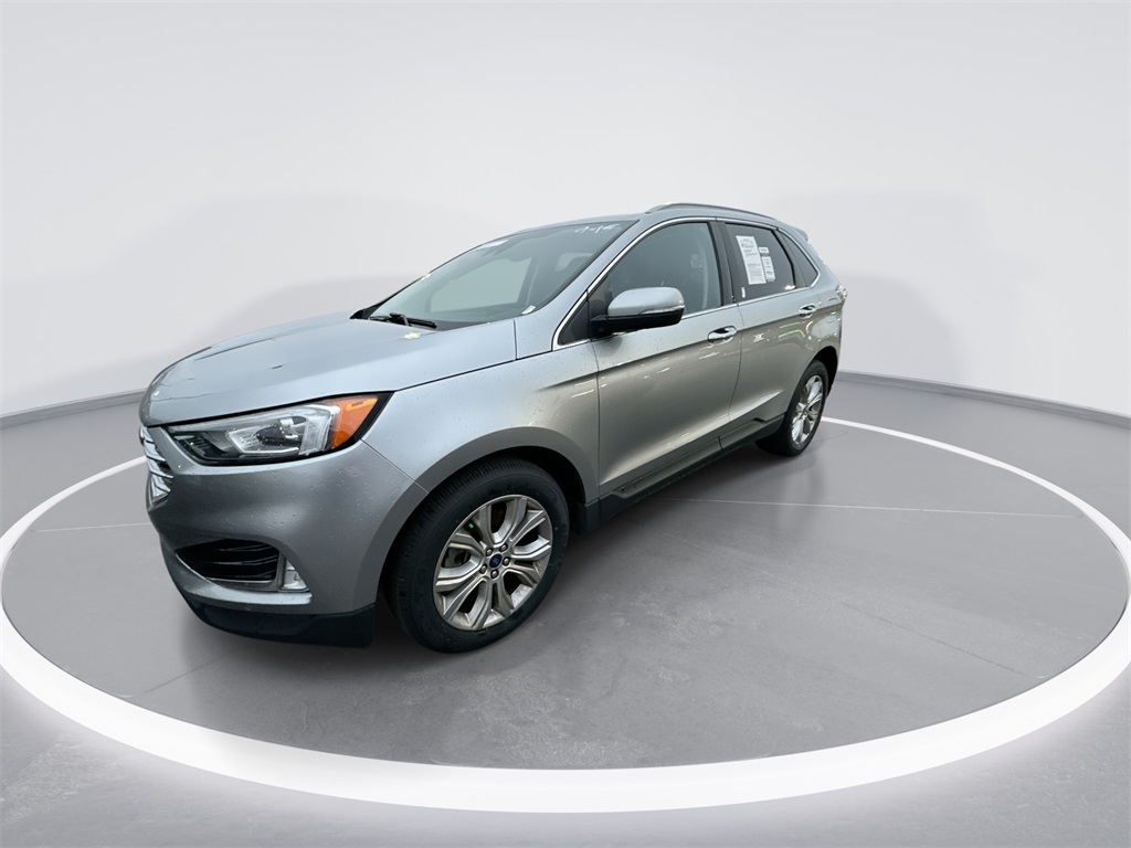 2021 Ford Edge Titanium photo 4