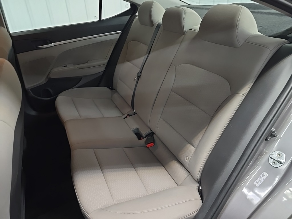 2020 Hyundai Elantra SE photo 30