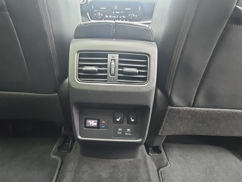 2023 Nissan Rogue Platinum photo 31