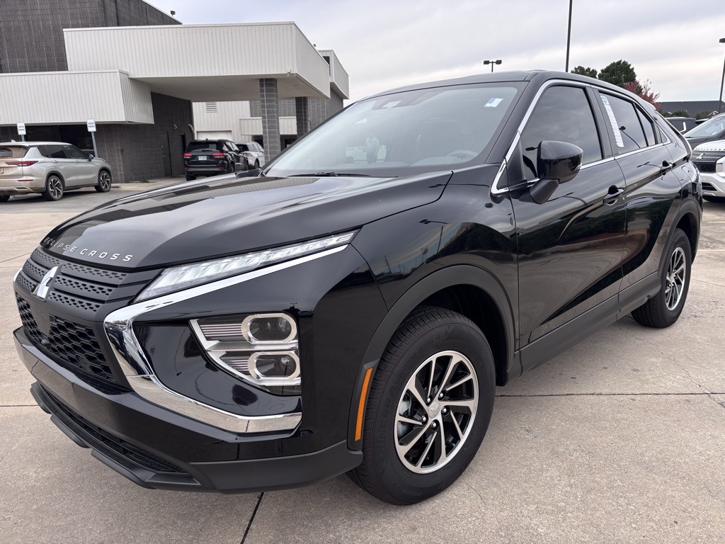 2024 Mitsubishi Eclipse Cross ES photo 3