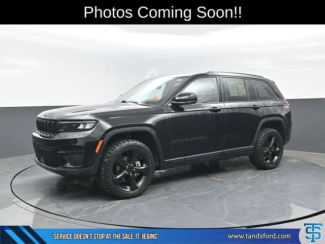 2023 Jeep Grand Cherokee Altitude's photo
