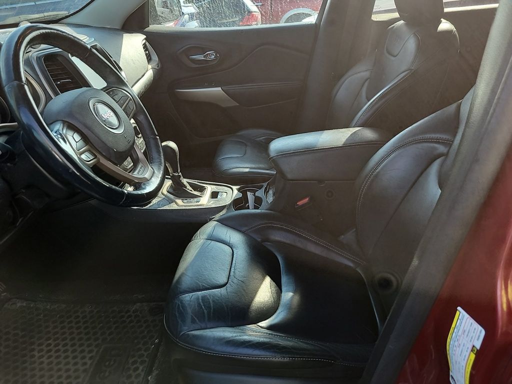 2017 Jeep Cherokee Latitude photo 4