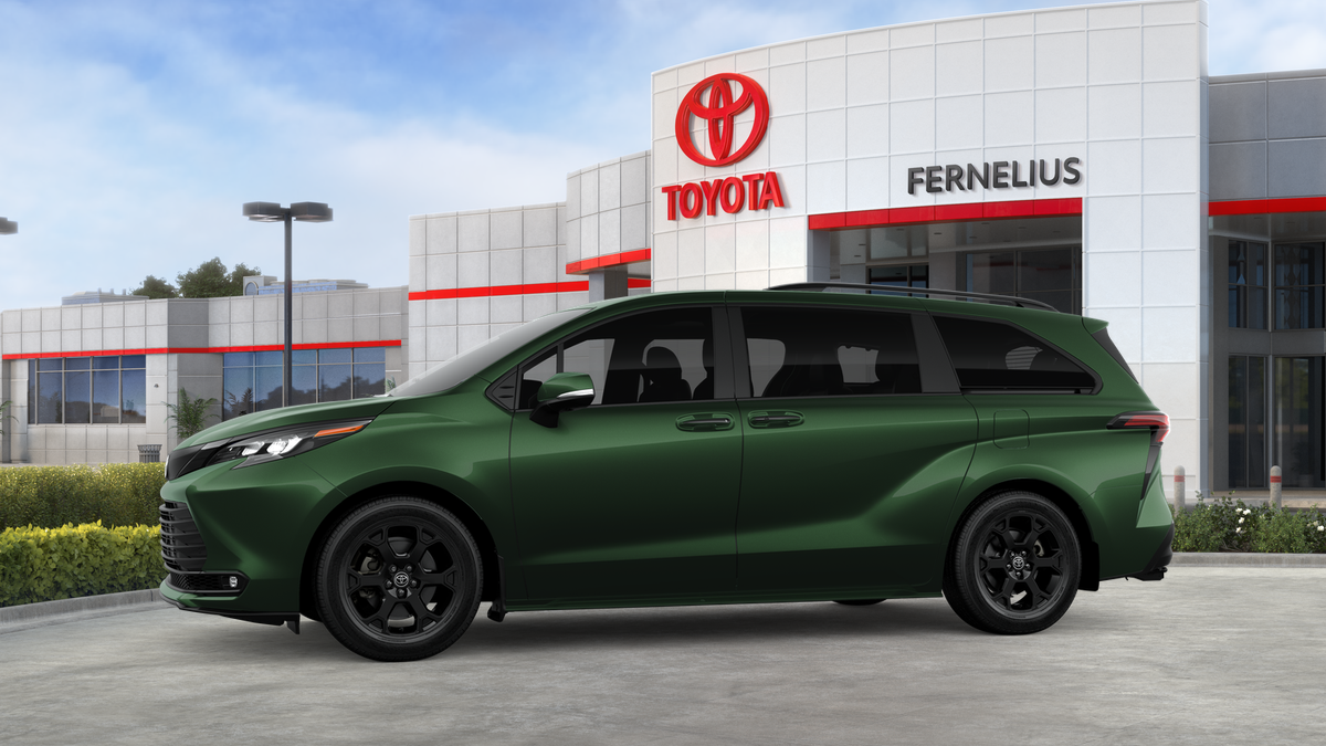 2026 Toyota Sienna Woodland Edition photo 3
