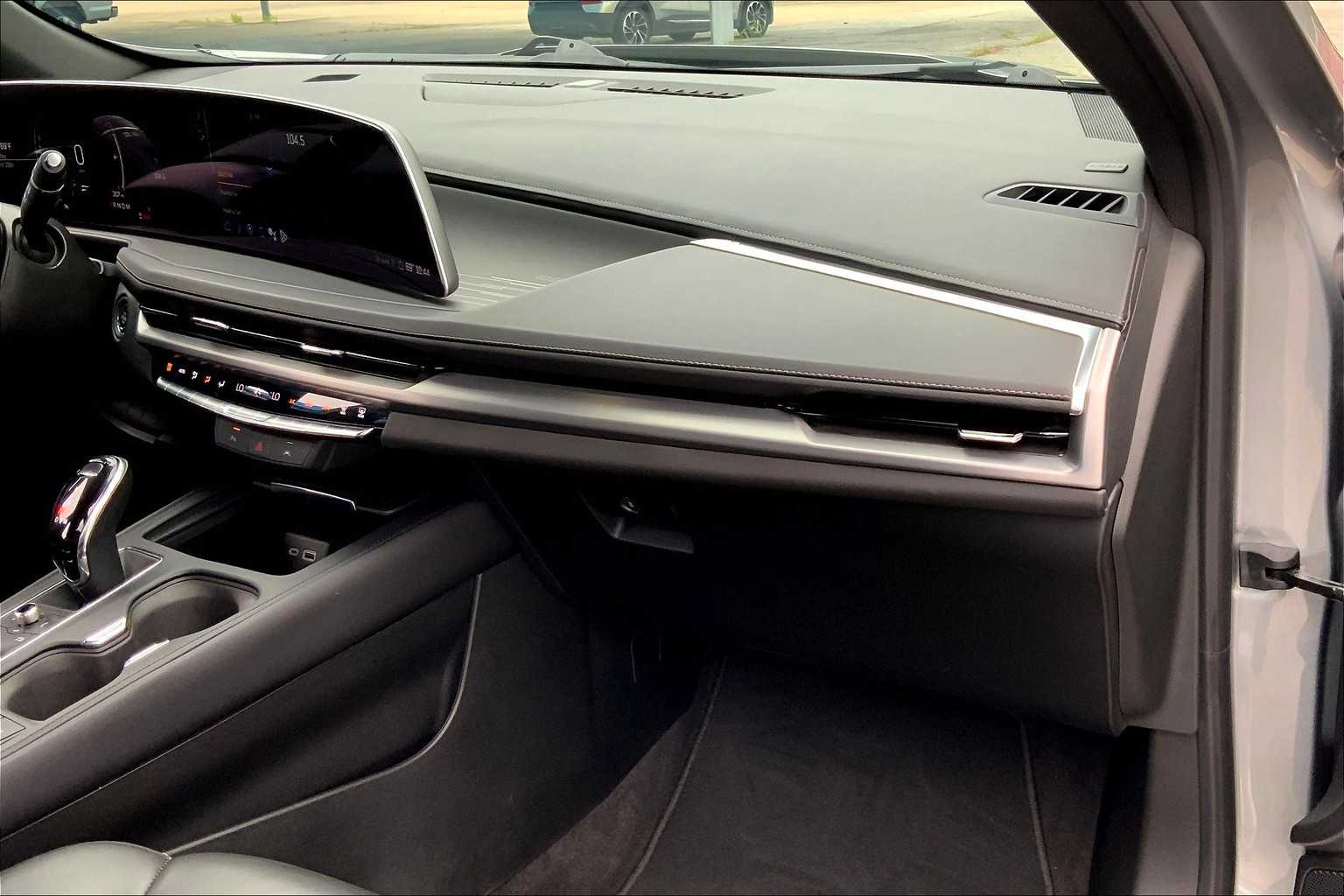 2024 Cadillac XT4 Premium Luxury photo 16