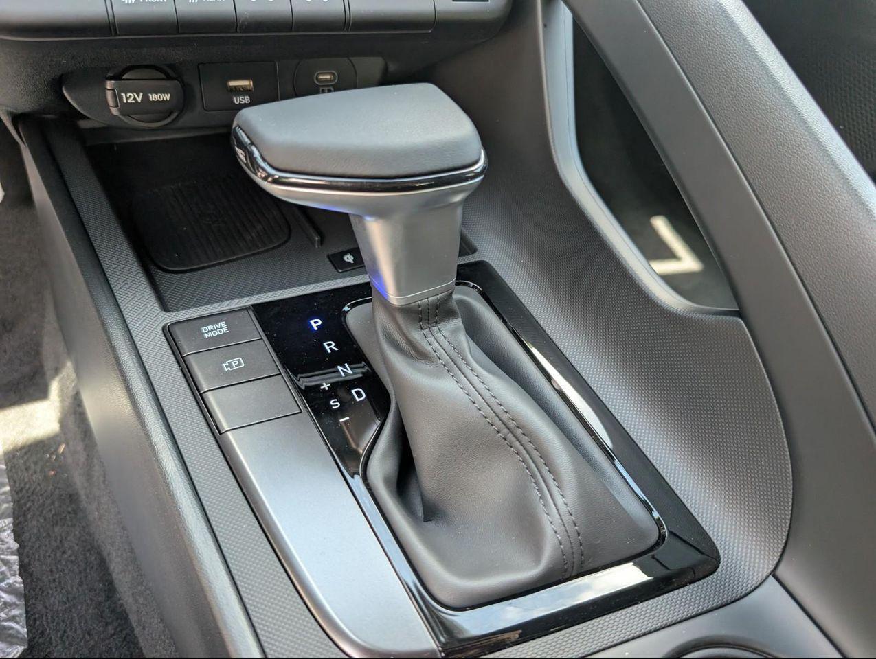2025 Hyundai Elantra SEL Sport photo 9