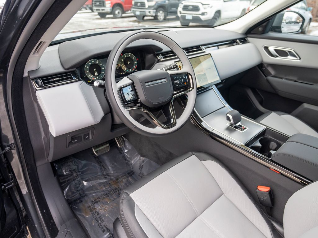 2025 Land Rover Range Rover Velar SE photo 11
