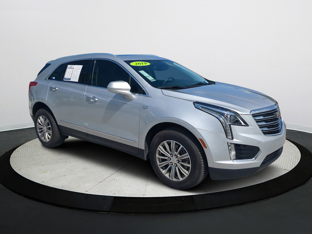 2019 Cadillac XT5 Luxury photo 2